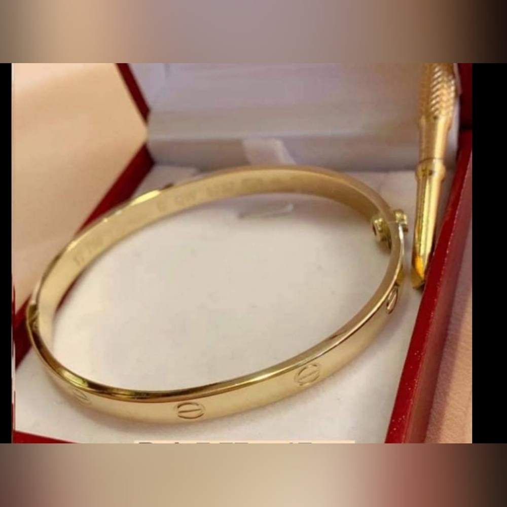 18k bangle "15cm" 14 grams (real) 18k yellow saudi gold